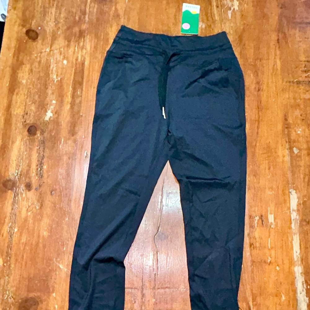NWT Halara Cloudful Air Black Joggers, Size S